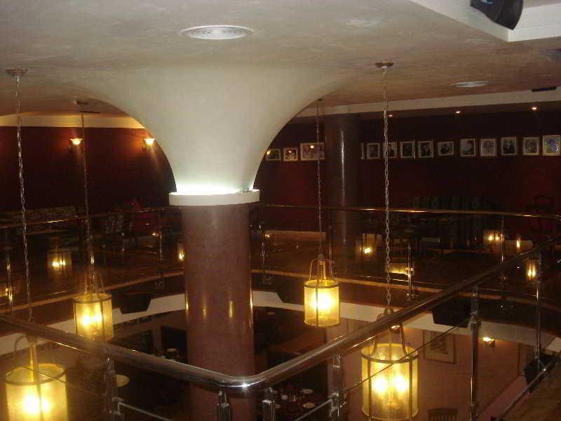 Les Saisons Hotel