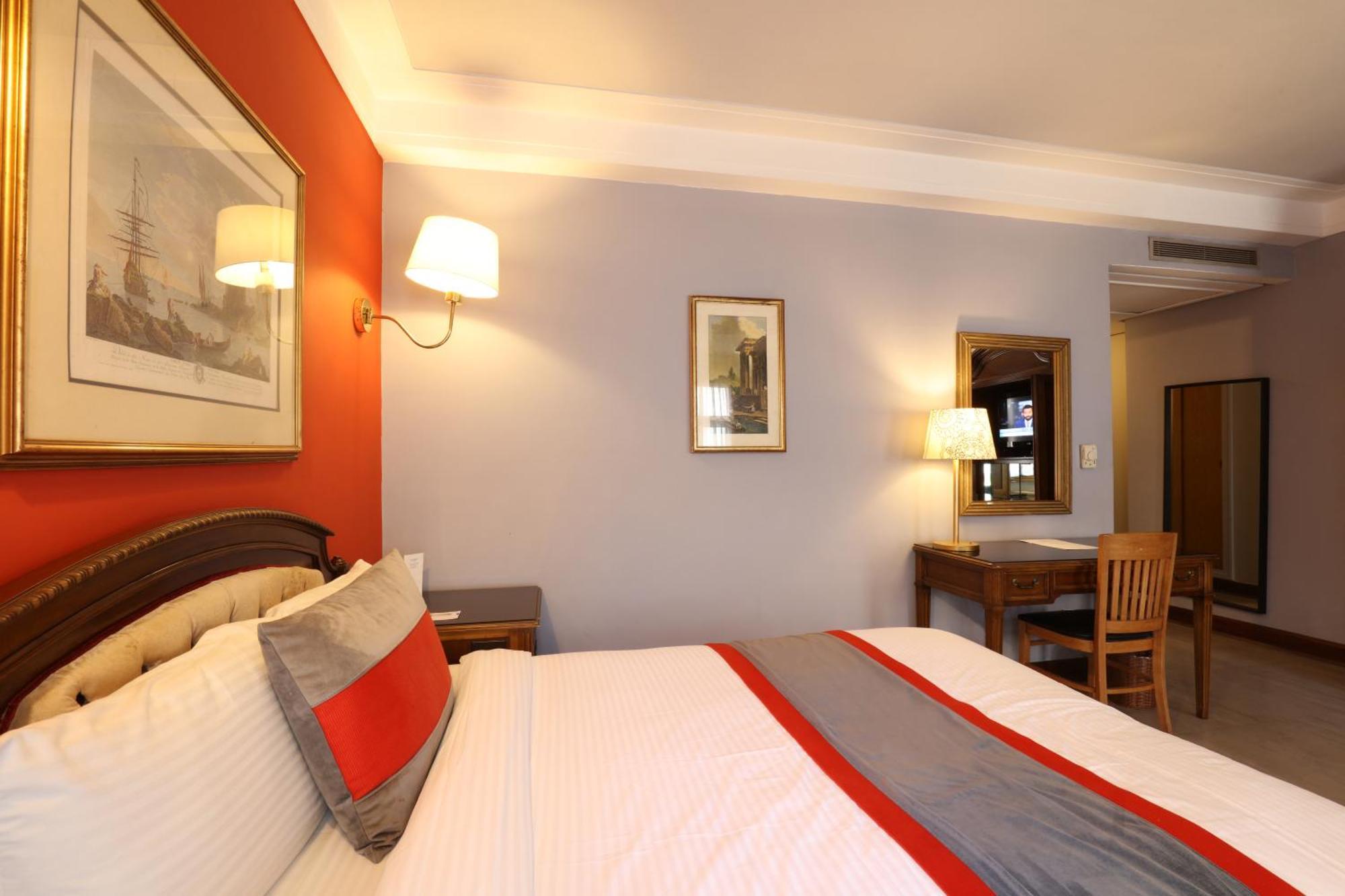 Les Saisons Hotel